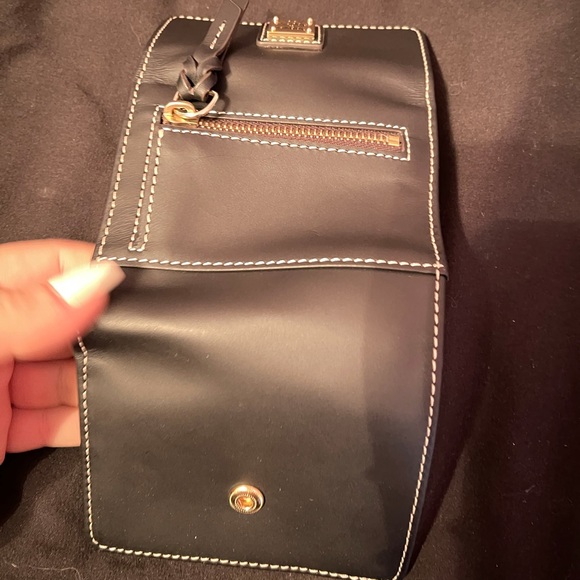 Dooney & Bourke Black small flap wallet - Picture 2 of 5